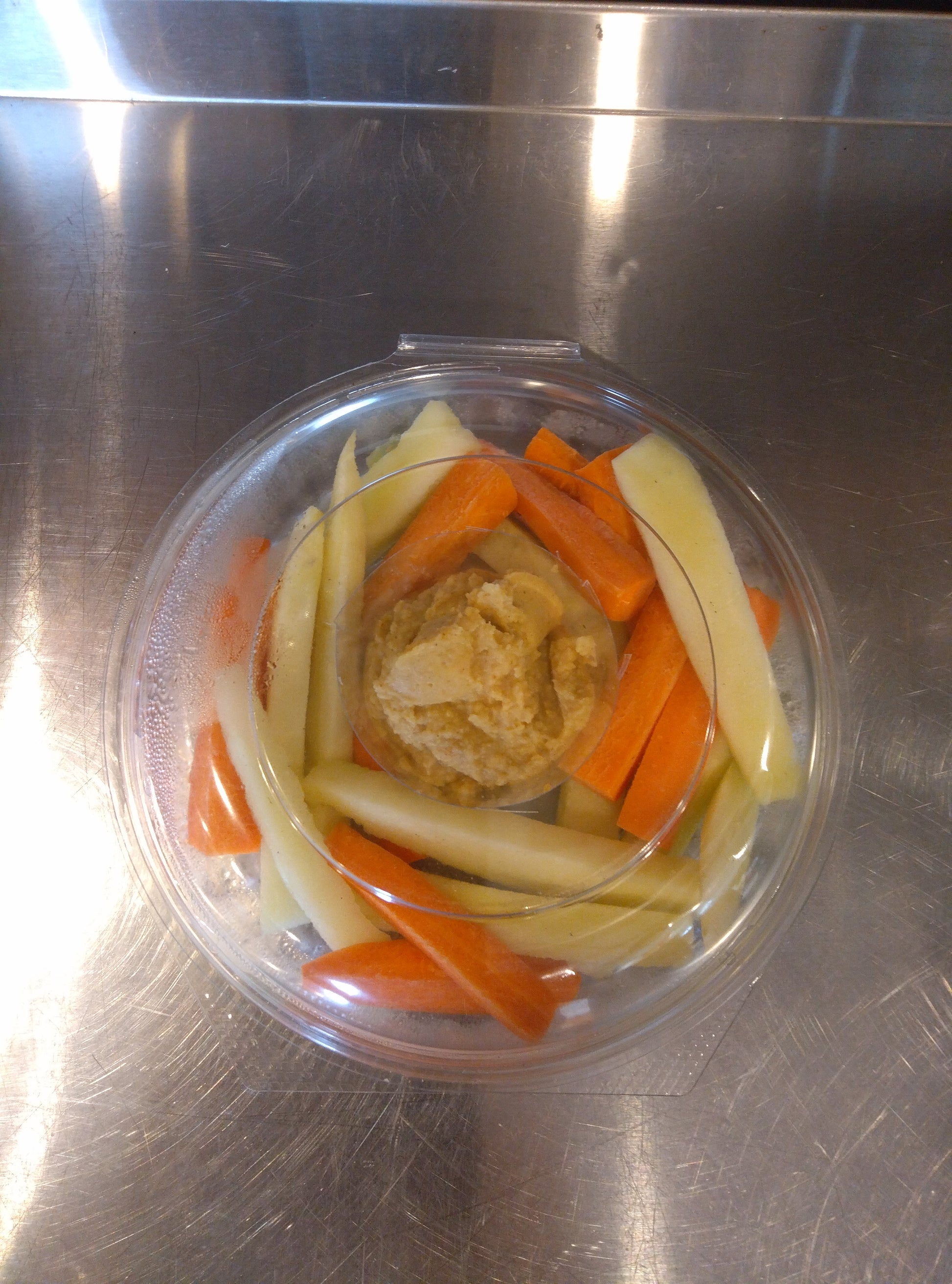 Hummus and vege bowl